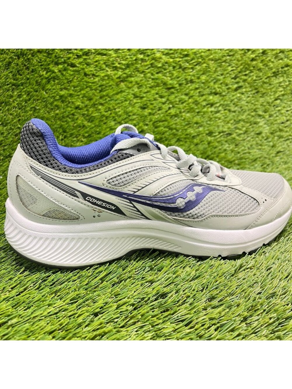 Saucony Cohesion 14 Womens Size 10 Gray White Athletic Running Shoes Sneakers